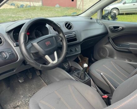 Белый Сеат Ибица, объемом двигателя 1.4 л и пробегом 144 тыс. км за 4800 $, фото 3 на Automoto.ua