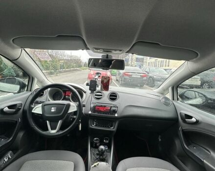 Білий Сеат Ibiza, об'ємом двигуна 1.2 л та пробігом 290 тис. км за 5500 $, фото 5 на Automoto.ua