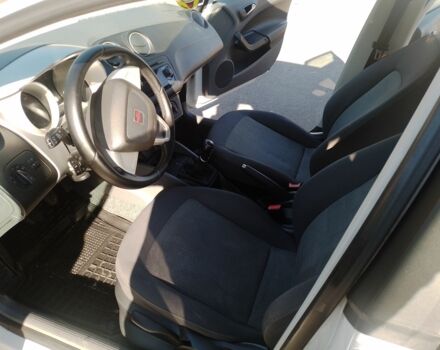 Білий Сеат Ibiza, об'ємом двигуна 1.2 л та пробігом 185 тис. км за 5600 $, фото 3 на Automoto.ua