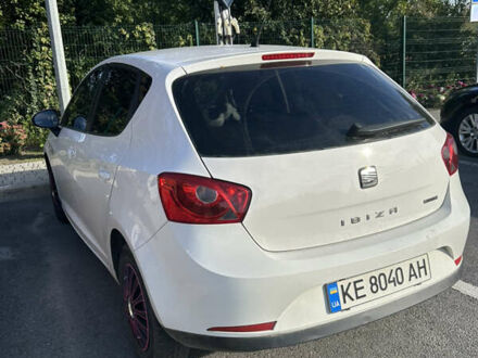 Сеат Ибица 2011 в Днепре (Днепропетровске) на Automoto.ua Белый Сеат Ибица, объемом двигателя 1.6 л и пробегом 210 тыс. км за 5500 $, фото 1 на Automoto.ua