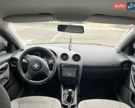 Черный Сеат Ибица, объемом двигателя 1.39 л и пробегом 253 тыс. км за 3200 $, фото 24 на Automoto.ua