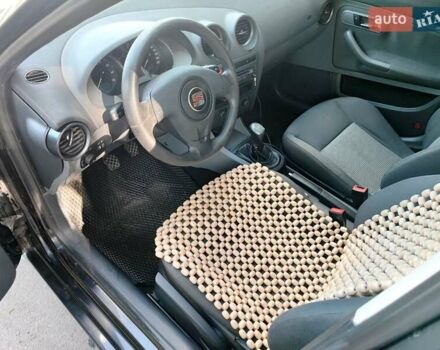 Чорний Сеат Ibiza, об'ємом двигуна 1.39 л та пробігом 208 тис. км за 4000 $, фото 4 на Automoto.ua