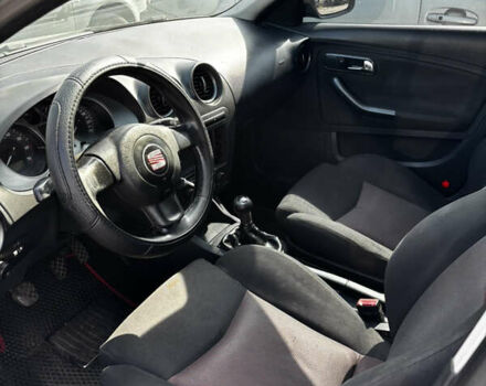 Черный Сеат Ибица, объемом двигателя 1.98 л и пробегом 250 тыс. км за 2900 $, фото 9 на Automoto.ua