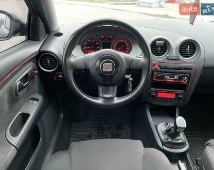 Черный Сеат Ибица, объемом двигателя 2 л и пробегом 310 тыс. км за 3600 $, фото 6 на Automoto.ua