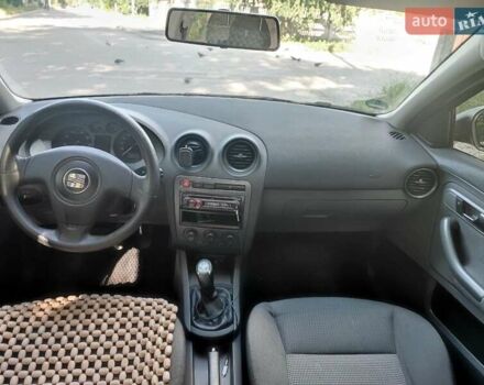 Чорний Сеат Ibiza, об'ємом двигуна 1.39 л та пробігом 208 тис. км за 4000 $, фото 10 на Automoto.ua