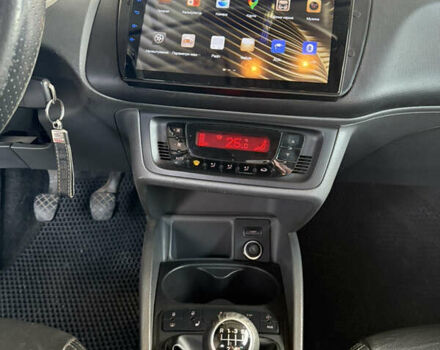 Черный Сеат Ибица, объемом двигателя 1.2 л и пробегом 273 тыс. км за 6000 $, фото 9 на Automoto.ua