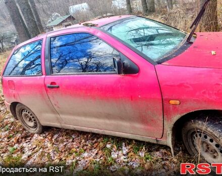Червоний Сеат Ibiza, об'ємом двигуна 1 л та пробігом 0 тис. км за 1000 $, фото 6 на Automoto.ua