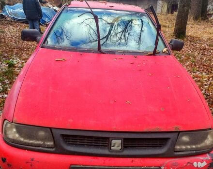 Червоний Сеат Ibiza, об'ємом двигуна 1 л та пробігом 0 тис. км за 1000 $, фото 3 на Automoto.ua