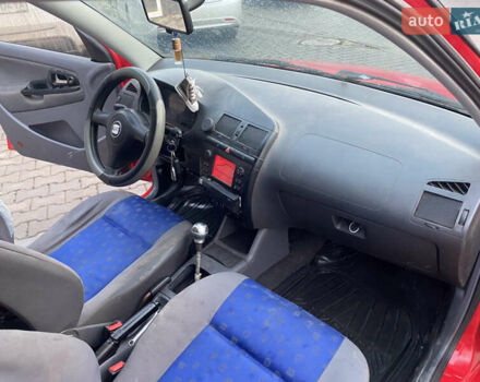 Красный Сеат Ибица, объемом двигателя 1.9 л и пробегом 303 тыс. км за 2999 $, фото 14 на Automoto.ua