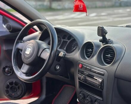 Сеат Ibiza 2006 у Харкові на Automoto.ua Червоний Сеат Ibiza, об'ємом двигуна 2 л та пробігом 130 тис. км за 3800 $, фото 6 на Automoto.ua