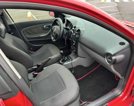 Красный Сеат Ибица, объемом двигателя 1.4 л и пробегом 290 тыс. км за 3800 $, фото 5 на Automoto.ua