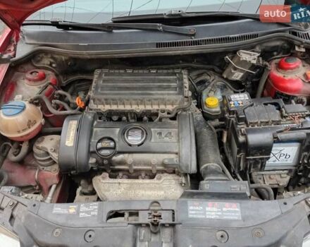 Красный Сеат Ибица, объемом двигателя 1.4 л и пробегом 172 тыс. км за 3000 $, фото 8 на Automoto.ua