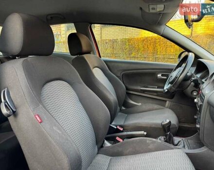 Красный Сеат Ибица, объемом двигателя 2 л и пробегом 126 тыс. км за 3990 $, фото 16 на Automoto.ua