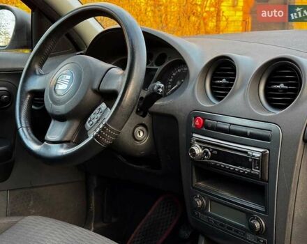 Красный Сеат Ибица, объемом двигателя 2 л и пробегом 126 тыс. км за 3990 $, фото 18 на Automoto.ua