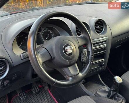 Красный Сеат Ибица, объемом двигателя 2 л и пробегом 126 тыс. км за 3990 $, фото 12 на Automoto.ua