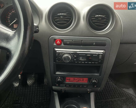 Червоний Сеат Ibiza, об'ємом двигуна 2 л та пробігом 151 тис. км за 4700 $, фото 20 на Automoto.ua