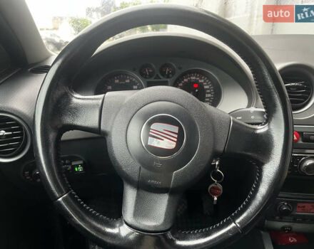 Червоний Сеат Ibiza, об'ємом двигуна 2 л та пробігом 151 тис. км за 4700 $, фото 16 на Automoto.ua