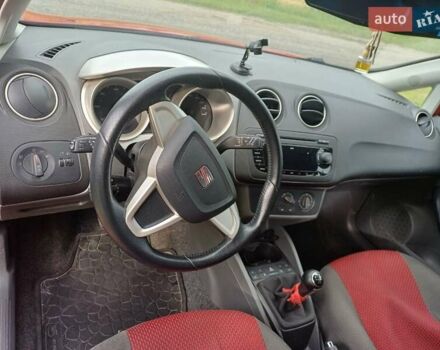 Красный Сеат Ибица, объемом двигателя 1.6 л и пробегом 105 тыс. км за 7300 $, фото 5 на Automoto.ua