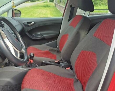 Красный Сеат Ибица, объемом двигателя 1.6 л и пробегом 105 тыс. км за 7300 $, фото 4 на Automoto.ua
