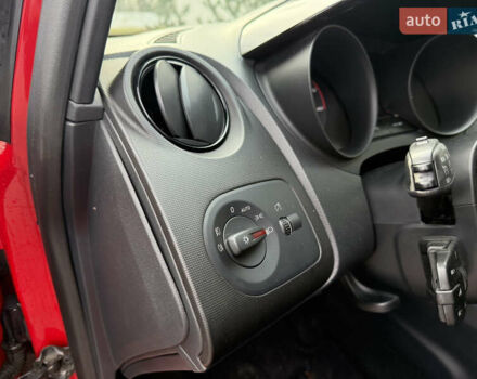 Червоний Сеат Ibiza, об'ємом двигуна 1.4 л та пробігом 206 тис. км за 6999 $, фото 32 на Automoto.ua
