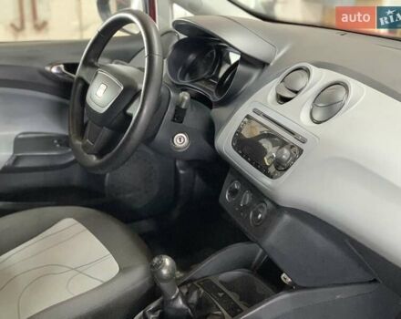 Красный Сеат Ибица, объемом двигателя 1.39 л и пробегом 262 тыс. км за 5500 $, фото 5 на Automoto.ua