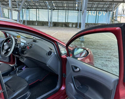 Червоний Сеат Ibiza, об'ємом двигуна 1.2 л та пробігом 300 тис. км за 5500 $, фото 6 на Automoto.ua