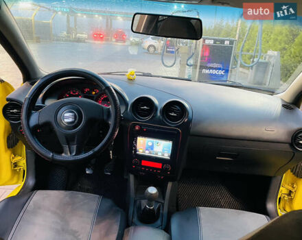 Желтый Сеат Ибица, объемом двигателя 1.98 л и пробегом 209 тыс. км за 3500 $, фото 7 на Automoto.ua