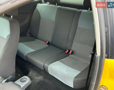 Желтый Сеат Ибица, объемом двигателя 1.39 л и пробегом 240 тыс. км за 3950 $, фото 9 на Automoto.ua