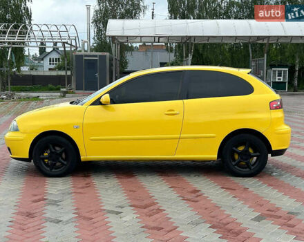 Желтый Сеат Ибица, объемом двигателя 1.39 л и пробегом 240 тыс. км за 3950 $, фото 1 на Automoto.ua