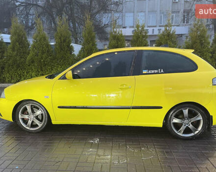 Желтый Сеат Ибица, объемом двигателя 1.98 л и пробегом 209 тыс. км за 3500 $, фото 1 на Automoto.ua