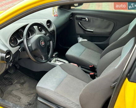 Желтый Сеат Ибица, объемом двигателя 1.39 л и пробегом 240 тыс. км за 3950 $, фото 8 на Automoto.ua