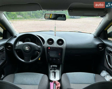 Желтый Сеат Ибица, объемом двигателя 1.39 л и пробегом 240 тыс. км за 3950 $, фото 10 на Automoto.ua