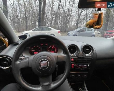 Жовтий Сеат Ibiza, об'ємом двигуна 1.4 л та пробігом 206 тис. км за 3300 $, фото 11 на Automoto.ua