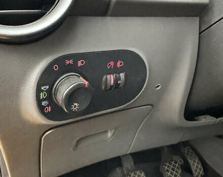 Желтый Сеат Ибица, объемом двигателя 1.4 л и пробегом 343 тыс. км за 3500 $, фото 14 на Automoto.ua