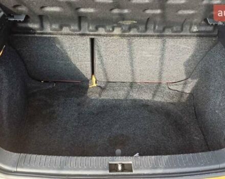 Желтый Сеат Ибица, объемом двигателя 2 л и пробегом 246 тыс. км за 4300 $, фото 7 на Automoto.ua