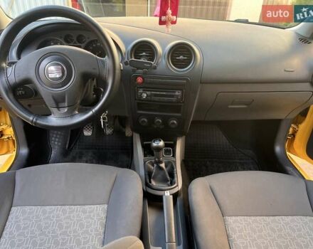Желтый Сеат Ибица, объемом двигателя 1.2 л и пробегом 193 тыс. км за 3700 $, фото 3 на Automoto.ua