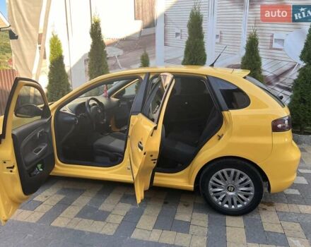 Желтый Сеат Ибица, объемом двигателя 1.2 л и пробегом 193 тыс. км за 3700 $, фото 2 на Automoto.ua