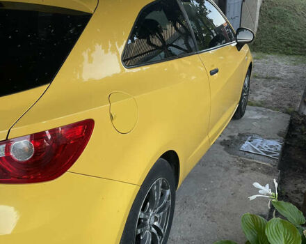 Желтый Сеат Ибица, объемом двигателя 1.2 л и пробегом 157 тыс. км за 4700 $, фото 3 на Automoto.ua