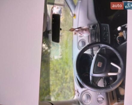 Желтый Сеат Ибица, объемом двигателя 1.2 л и пробегом 328 тыс. км за 4600 $, фото 6 на Automoto.ua