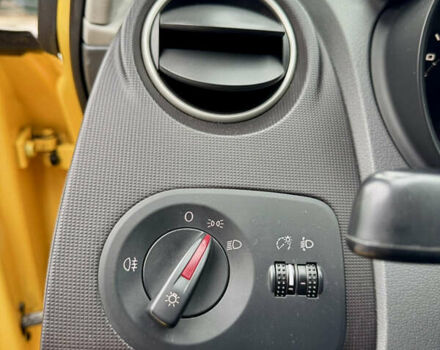 Жовтий Сеат Ibiza, об'ємом двигуна 1.39 л та пробігом 132 тис. км за 5500 $, фото 30 на Automoto.ua