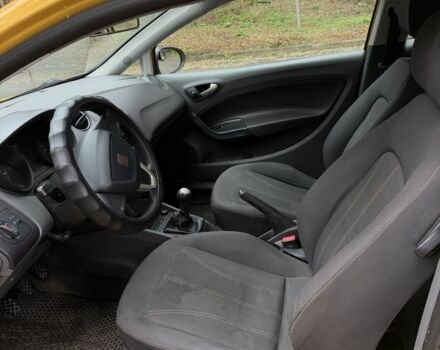 Жовтий Сеат Ibiza, об'ємом двигуна 1.4 л та пробігом 180 тис. км за 4200 $, фото 5 на Automoto.ua