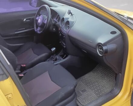 Желтый Сеат Ибица, объемом двигателя 2 л и пробегом 246 тыс. км за 4000 $, фото 2 на Automoto.ua