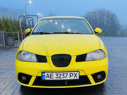 Желтый Сеат Ибица, объемом двигателя 1.98 л и пробегом 209 тыс. км за 3500 $, фото 1 на Automoto.ua