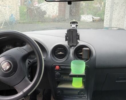 Серый Сеат Ибица, объемом двигателя 2 л и пробегом 174 тыс. км за 3200 $, фото 4 на Automoto.ua