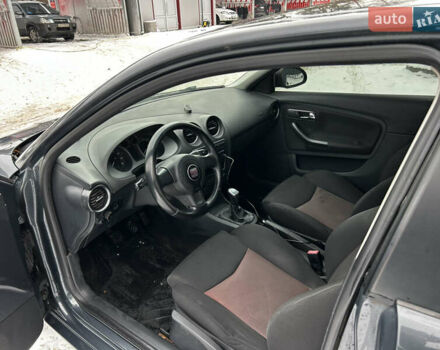 Серый Сеат Ибица, объемом двигателя 2 л и пробегом 156 тыс. км за 3300 $, фото 8 на Automoto.ua