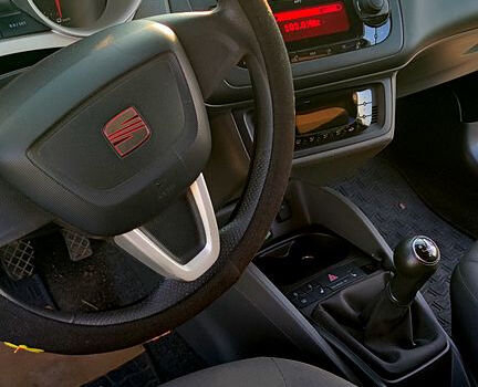 Сеат Ибица 2011 в Люботине на Automoto.ua Серый Сеат Ибица, объемом двигателя 1.4 л и пробегом 159 тыс. км за 5500 $, фото 6 на Automoto.ua