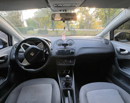 Сірий Сеат Ibiza, об'ємом двигуна 1.2 л та пробігом 265 тис. км за 5800 $, фото 4 на Automoto.ua