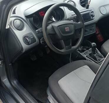 Серый Сеат Ибица, объемом двигателя 1.2 л и пробегом 212 тыс. км за 5000 $, фото 2 на Automoto.ua