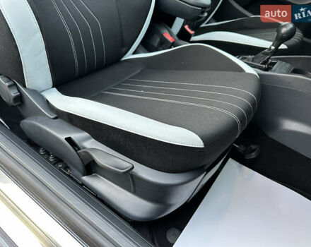 Серый Сеат Ибица, объемом двигателя 1.4 л и пробегом 197 тыс. км за 9999 $, фото 49 на Automoto.ua