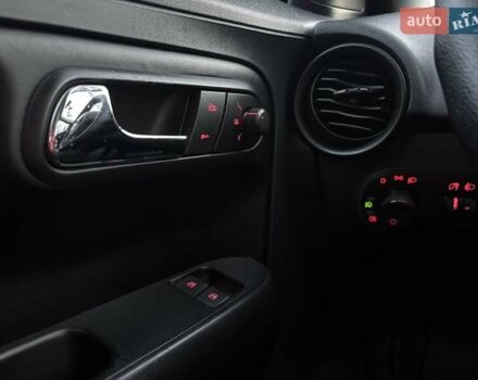 Сеат Ibiza 2004 у Києві на Automoto.ua Синій Сеат Ibiza, об'ємом двигуна 1.4 л та пробігом 187 тис. км за 4500 $, фото 26 на Automoto.ua